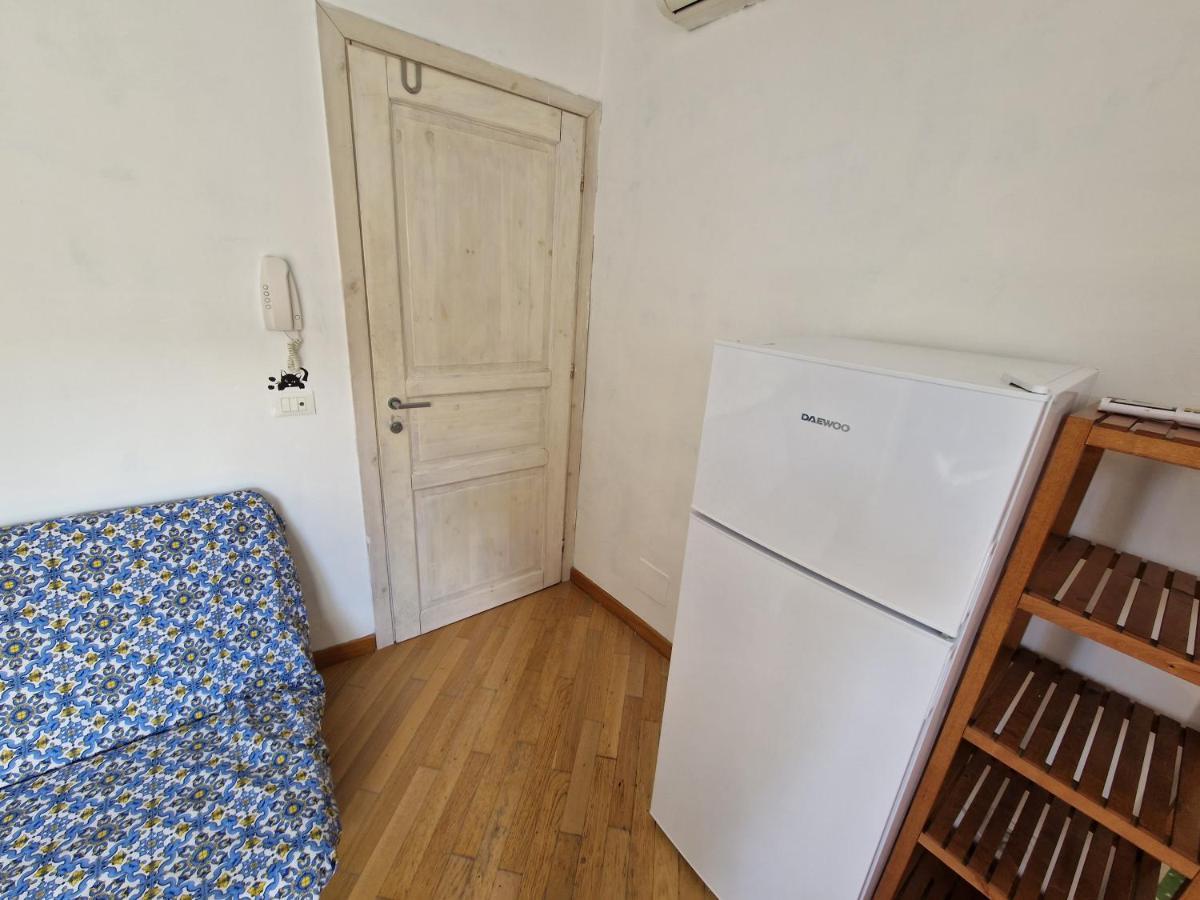 Casette Di Alex Con Terrazza Trapani Luaran gambar